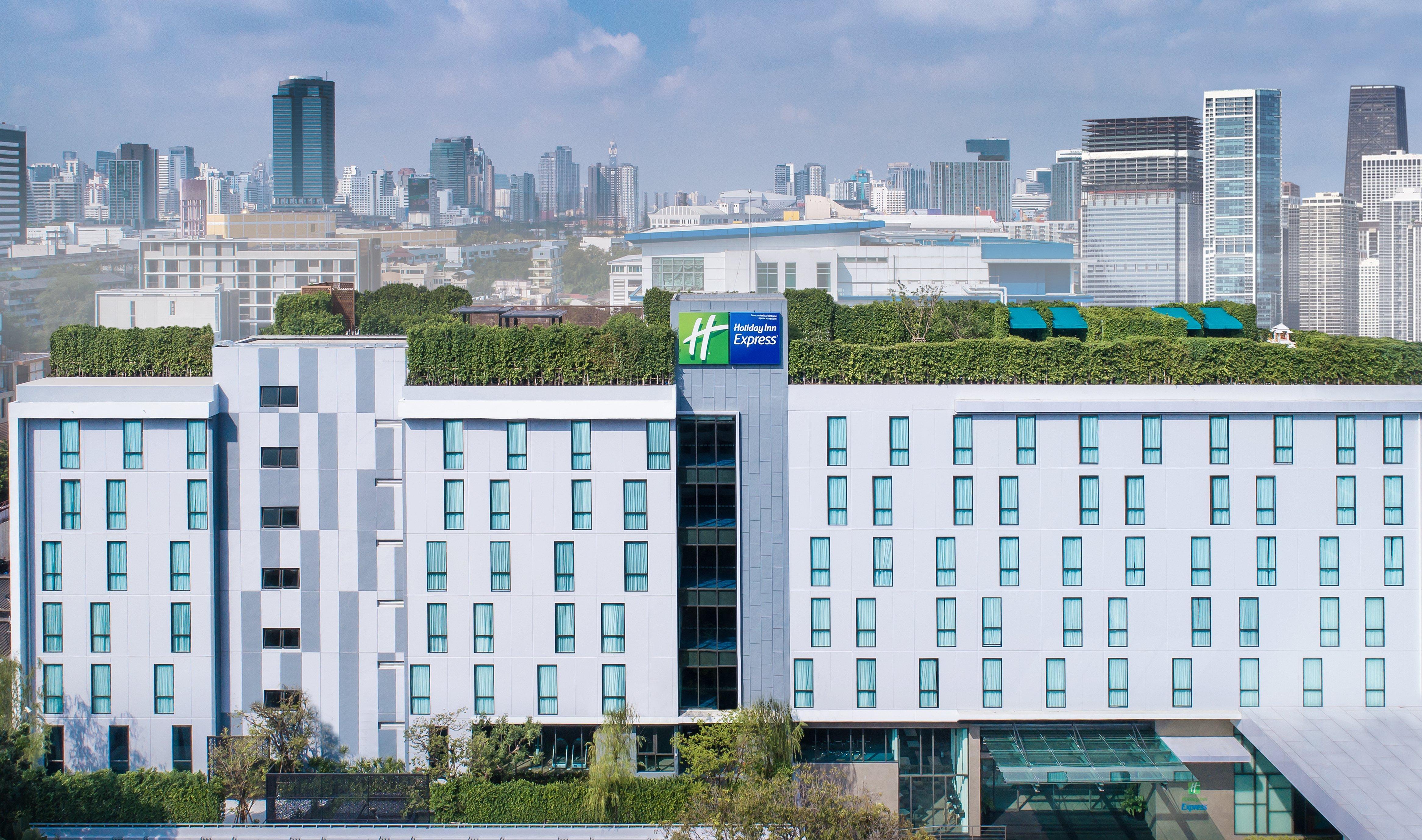 Holiday Inn Express Bangkok Soi Soonvijai By Ihg Zewnętrze zdjęcie