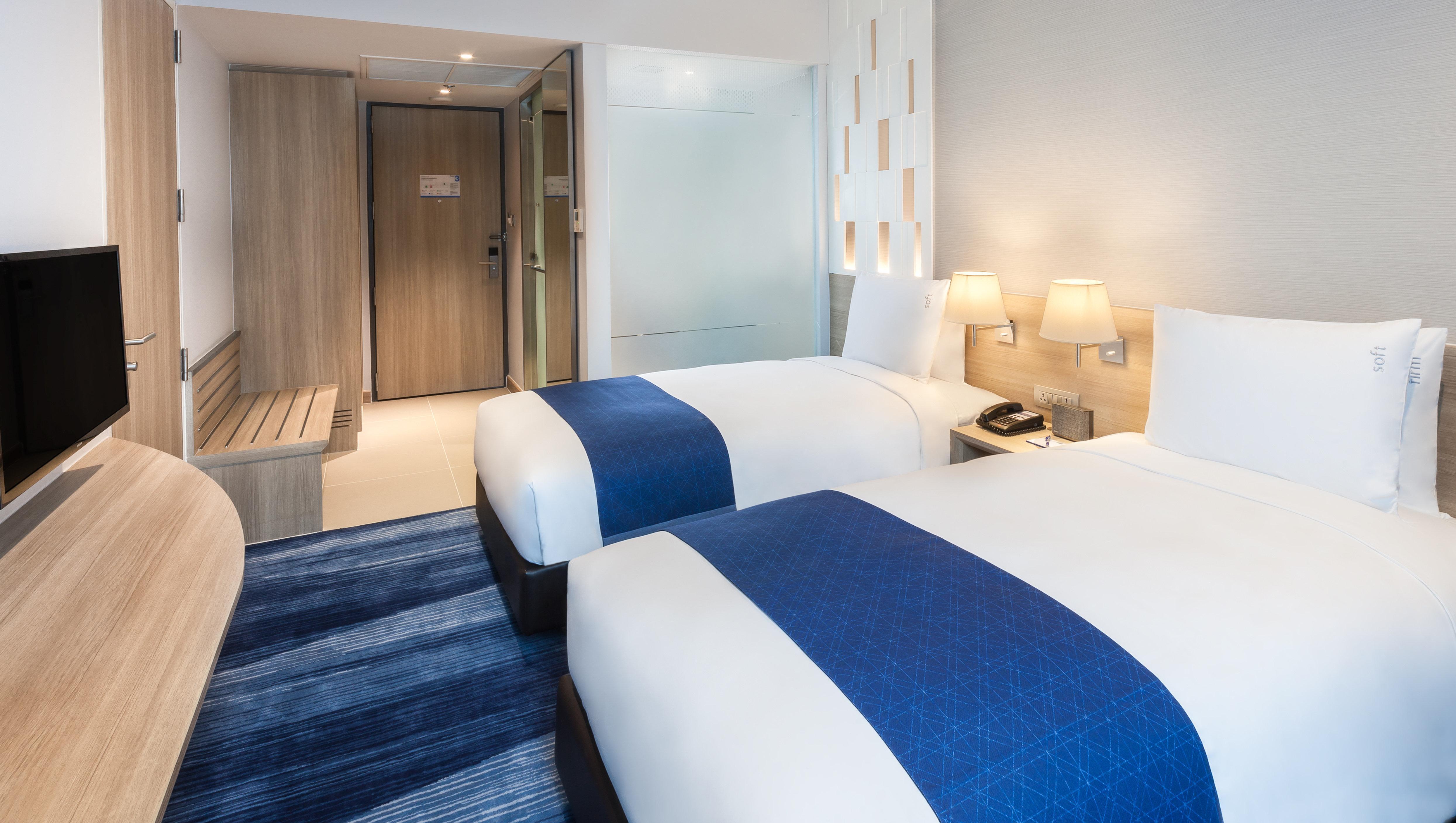 Holiday Inn Express Bangkok Soi Soonvijai By Ihg Zewnętrze zdjęcie