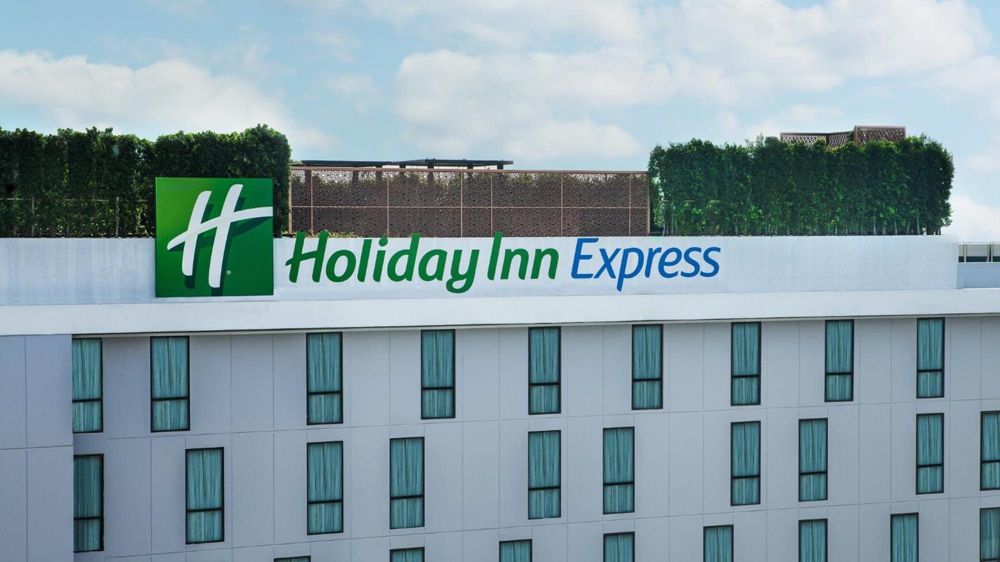 Holiday Inn Express Bangkok Soi Soonvijai By Ihg Zewnętrze zdjęcie