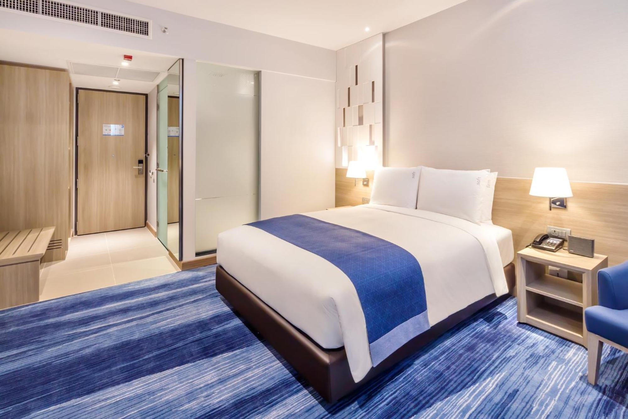 Holiday Inn Express Bangkok Soi Soonvijai By Ihg Zewnętrze zdjęcie